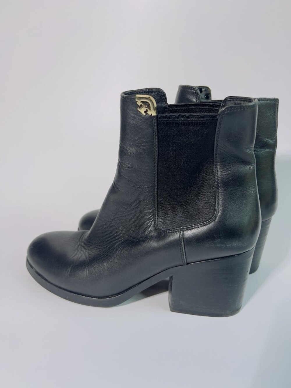 Tory Burch Miller Chelsea Ankle Boots Black Leather Women’s Size 7.5 M - Picture 4 of 9